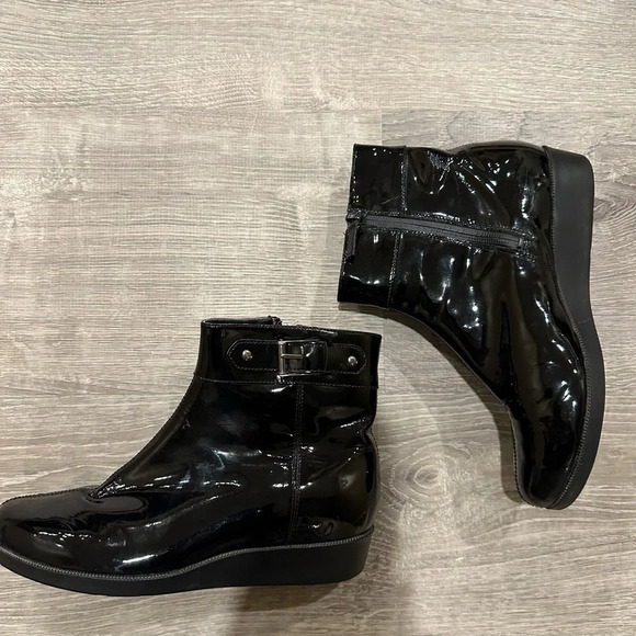 Cole Haan/Nike patent leather side zip booties in great condition size  7 - Picture 6 of 8
